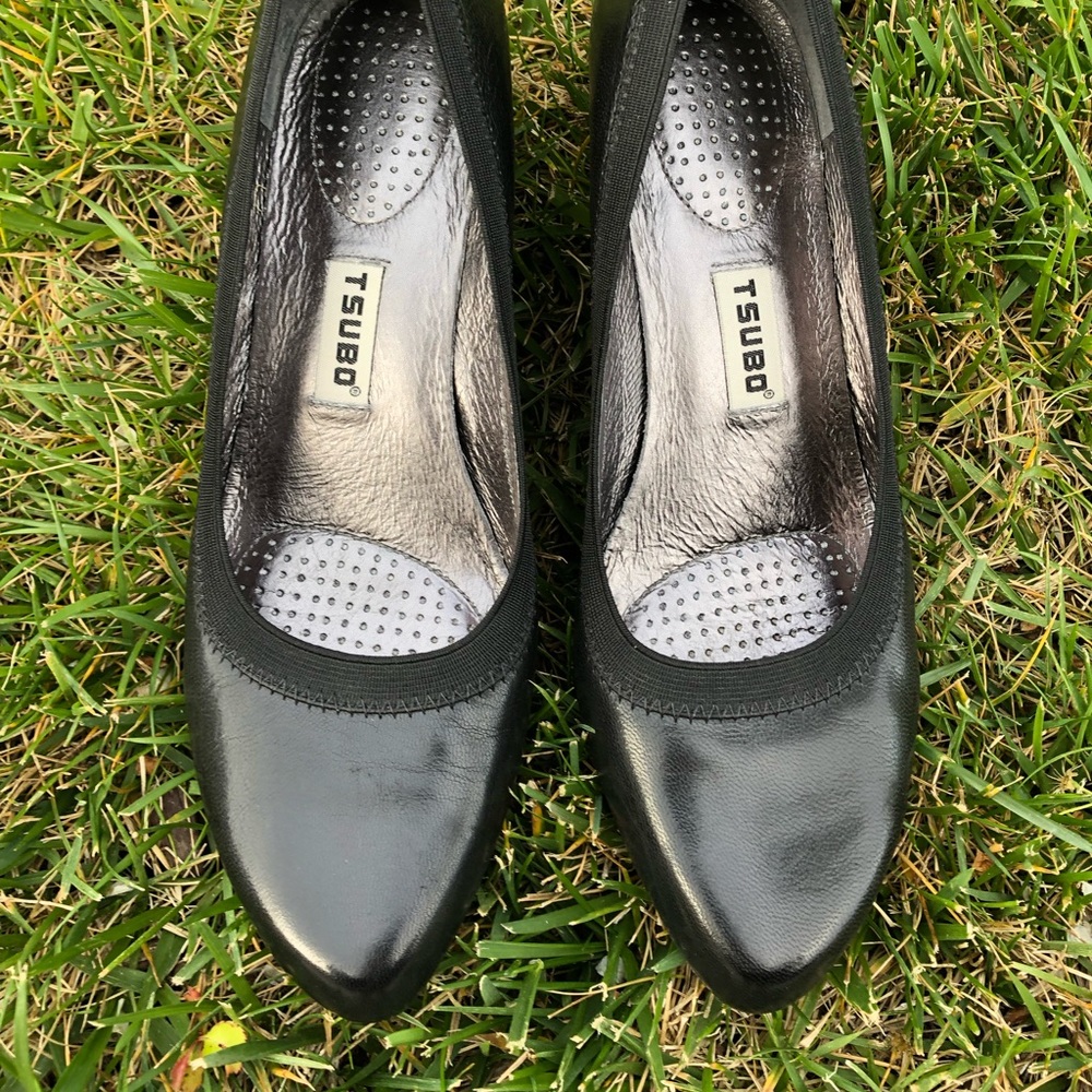 Tsubo Eini Black Leather Pump Size 8 *Comfortable*